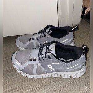 On cloud 5 waterproof running shoes